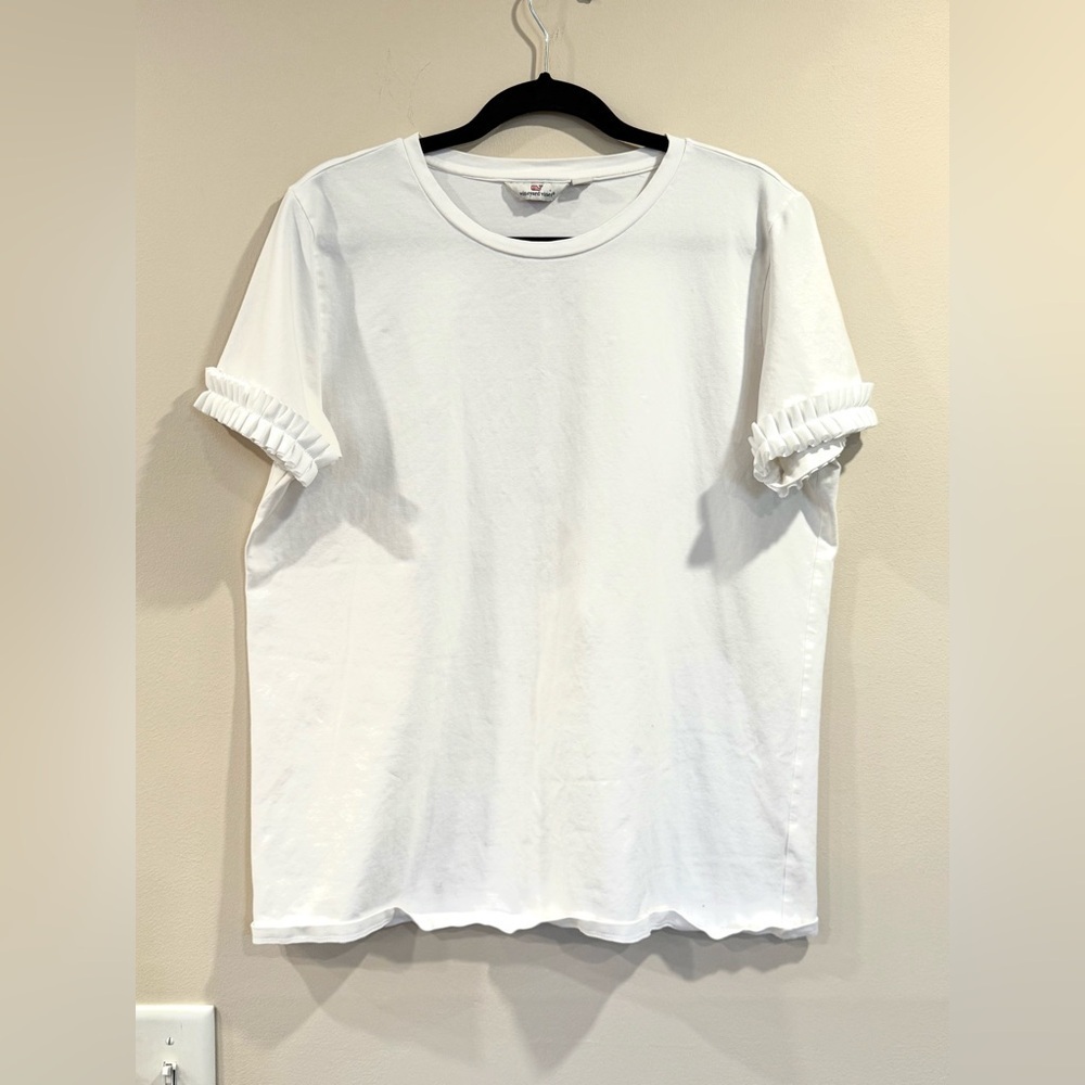 🔥Vineyard Vines White T-Shirt with Ruffled Sleeves🔥